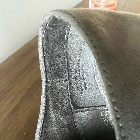 Audrey Brooke Woman’s Gray Suede Ankle Bootie Hi Heel Pumps- Size 9 - Picture 12 of 12